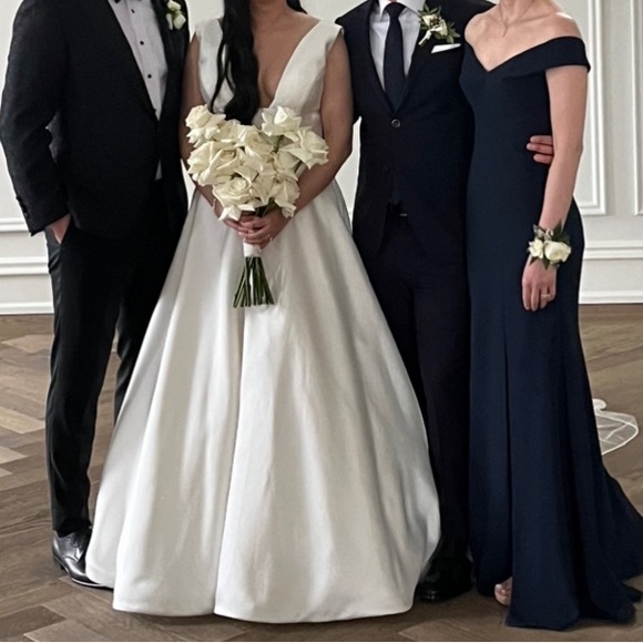 Off the shoulder evening gown - Picture 2 of 3